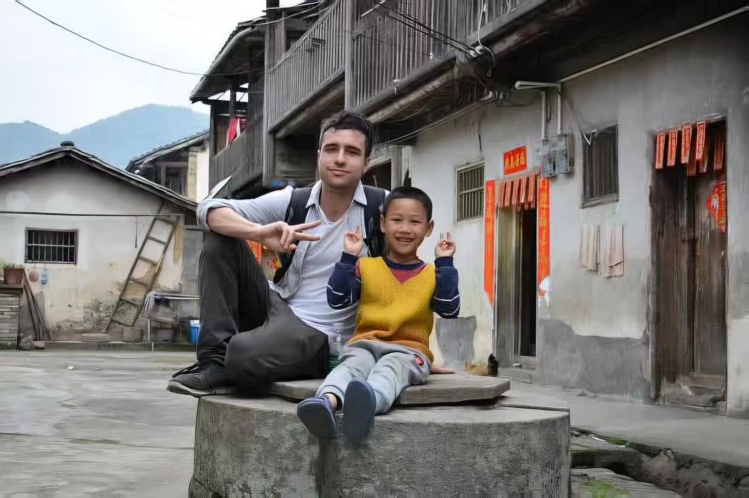 遇见中国｜西班牙友人阿尔诺：中西合作“双向奔赴” 两国交流“越来越好”